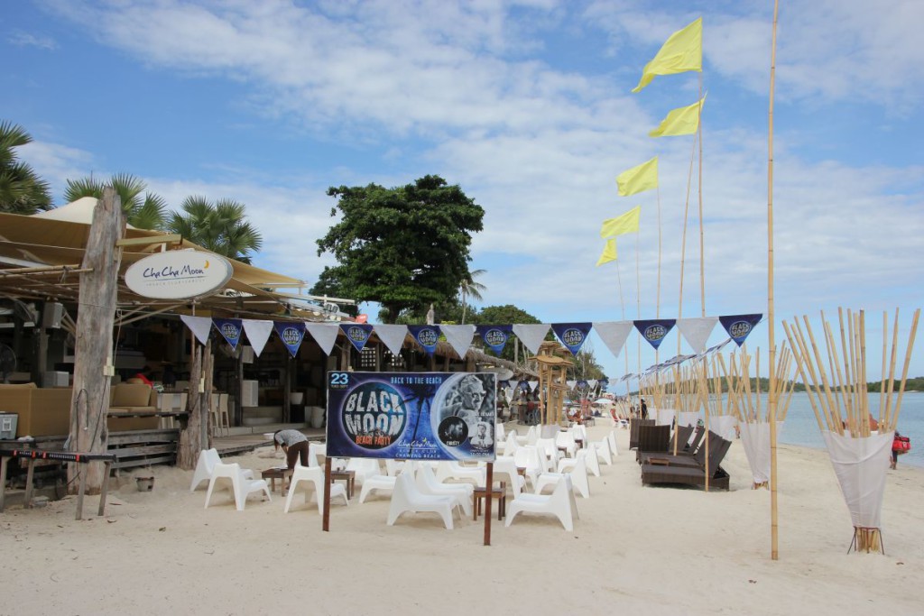 Ein paar Stunden vor der Black Moon Party am Chaweng Beach