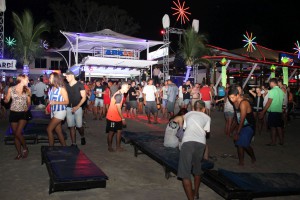 Vor der Ark Bar zur Black Moon Beach Party in Chaweng auf Koh Samui