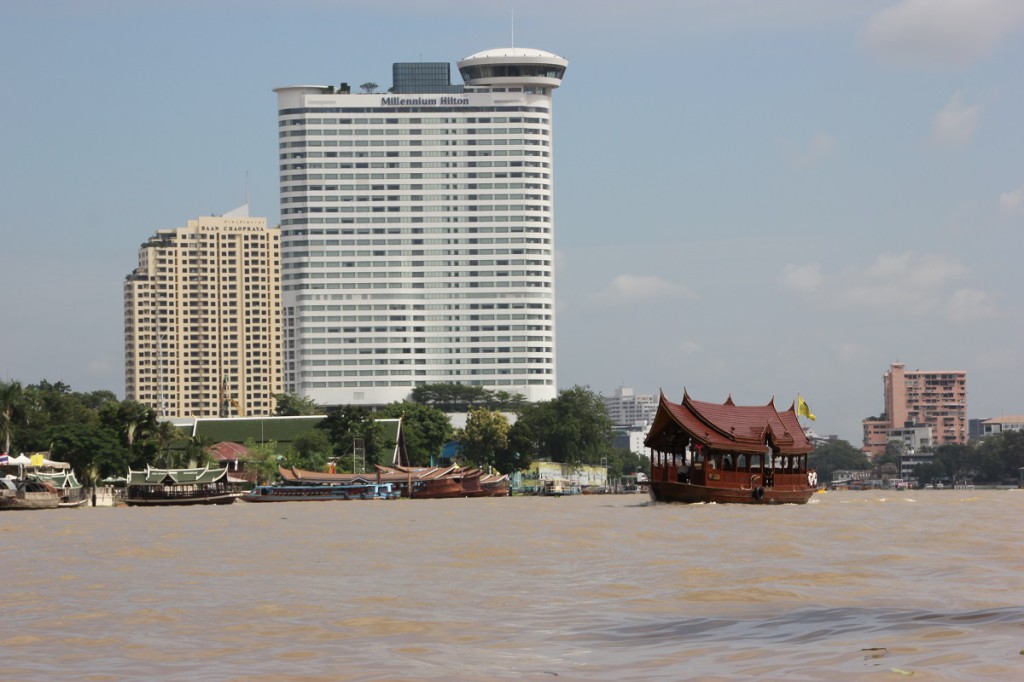 Flussfahrt auf dem Chao Phraya in Bangkok