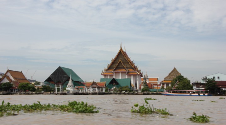 Flussfahrt auf dem Chao Phraya in Bangkok