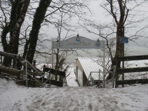 Treppe zum Strand Dänisch-Nienhof am Restaurant StrandHus