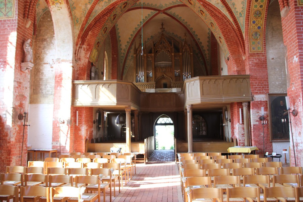 Orgel der Dorfkirche Hohenkirchen in Mecklenburg-Vorpommern westlich von Wismar