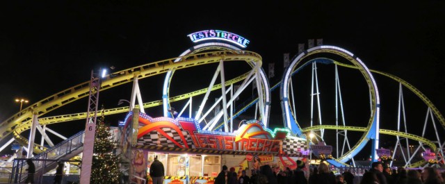 Achterbahn Hamburger Dom - Fahrgeschäft Teststrecke auf dem Hamburger Winterdom