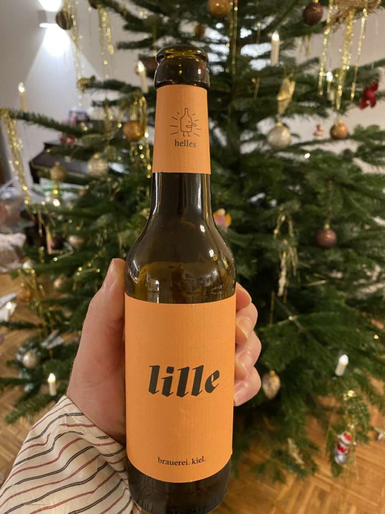 Lille Bier aus Kiel am Weihnachtsbaum