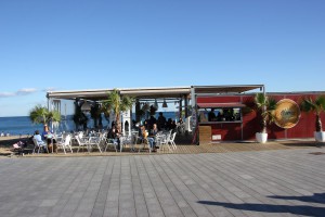 Moma Beach Bar Barcelona am Strand von Barceloneta