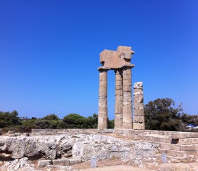 Reste des Apollon-Tempels auf dem Berg Monte Smith auf der griechischen Insel Rhodos