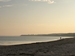 Ostsee Strand Sehlendorf kurz nach Sonnenaufgang an der Ostsee