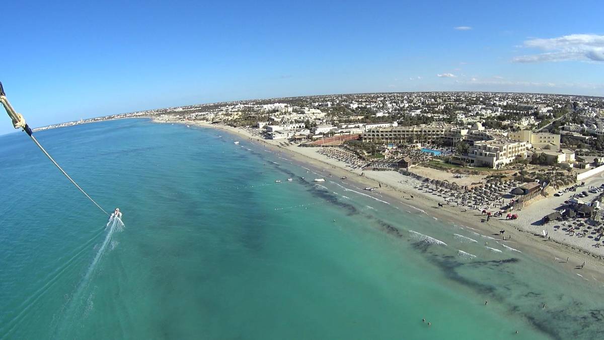 pix Tunesien Djerba Meer parasailing auf djerba reiselurch de