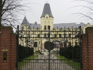 Schloss Lützow Eingangstor