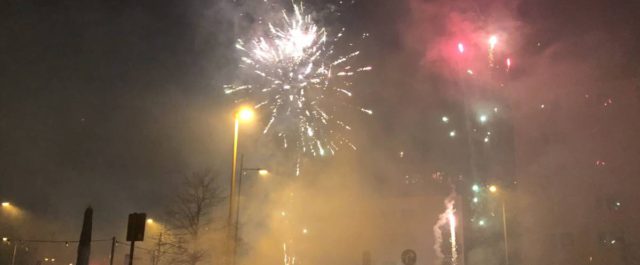 Silvester Feuerwerk Kiel 2019 / 2020 Holtenauer Straße in der Silvesternacht