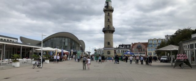 Warnemünde Leuchtturm & Teepott