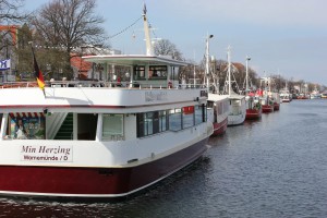 Ausflugsschiff Min Herzing Hafenrundfahrt Warnemünde im Hafe