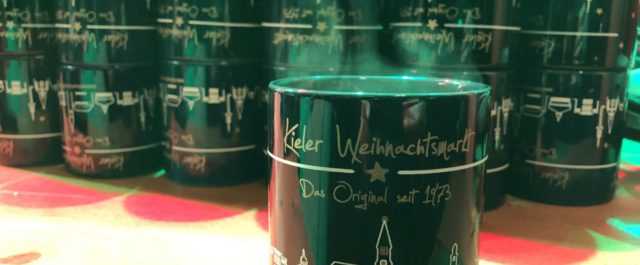 Weihnachtsmarkt Kiel Glühwein Tassen