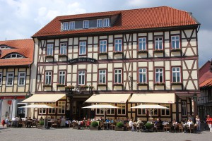 Das Hotel Weißer Hirsch Wernigerode liegt zentral gelegen am Marktplatz direkt in der Altstadt
