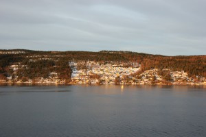 Wintermorgen im Oslo Ford in Norwegen